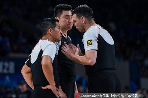 直播吧：总决赛G1全部是外籍裁判 G2开始将配备一名中方裁判